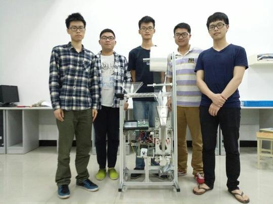 依托专业创业7名年轻小伙“掘金”机器换人大市场