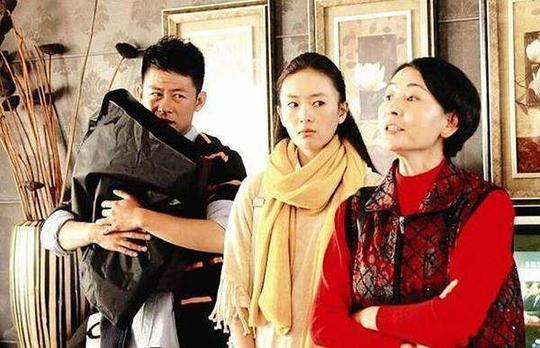 婆婆重病住院，老公生意破产，无意听到他们对话，才知道这是场阴谋！
