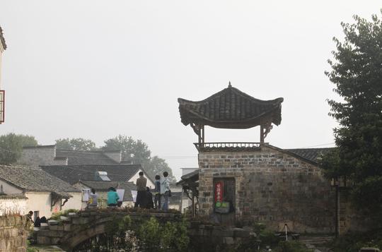 这里是武侠小说家金庸的故乡，它是大徽州最具桃花源气质的古村落，它的名字叫查济