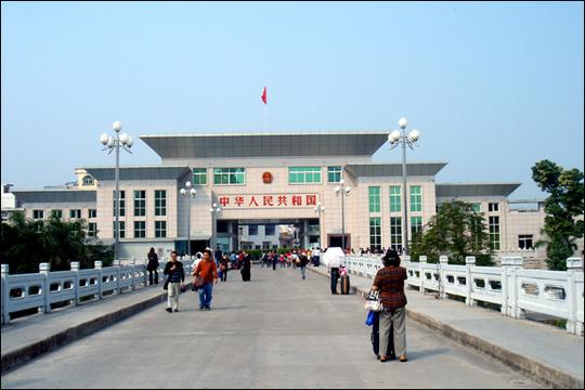 中越边境最大的口岸——东兴口岸