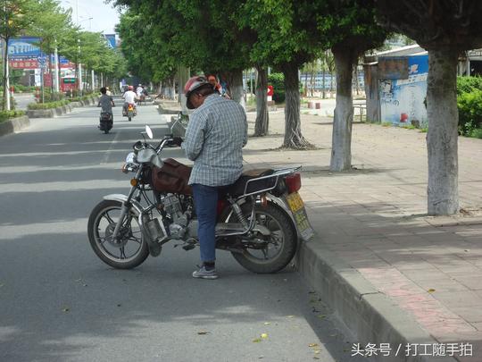 实拍汕头摩的师傅：最后一个拍照的师傅说他曾经有一天没挣到一分钱