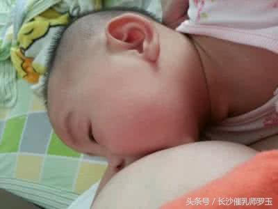 孩子玩的时候喂水会影响注意力吗