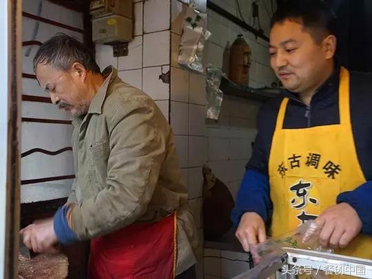 「夫妻创业好项目」一家开了26年的老成都卤肉店，脑花一天卤三道都不够卖！