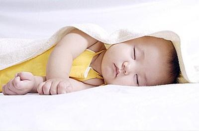 炎热夏天宝宝纸尿裤怎么穿