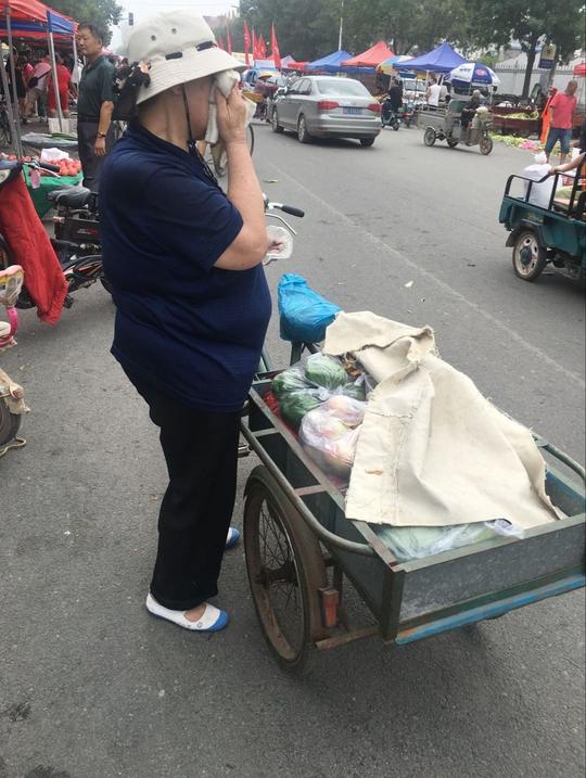 38度高温下的农村大集，大家热情依然不减，看看有哪些好东西?