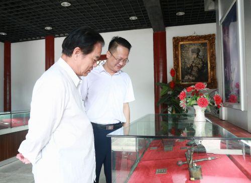 中商联副会长考察湖南永兴白银市场希望发挥行业引领作用