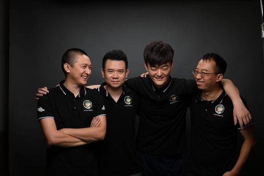在《王者荣耀》奋战的“猪队友”，让游戏陪练走出灰色地带