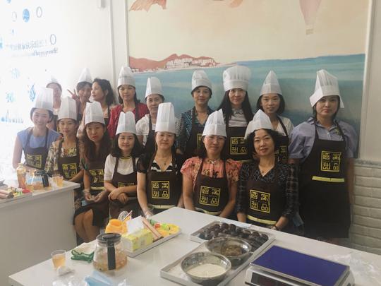 巾帼心向党喜迎十九大｜妇女创业就业实践基地免费举办diy手工面食制作培训班