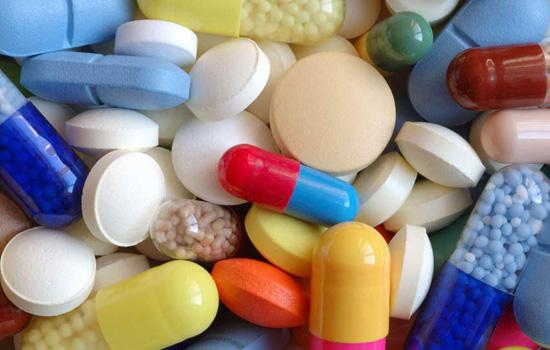 宝宝的药可以加在牛奶里一起喂吗 宝宝的药可以加在牛奶里一起喂吗