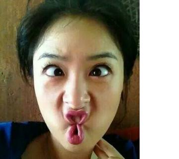 做鬼脸可爱吓人表情包