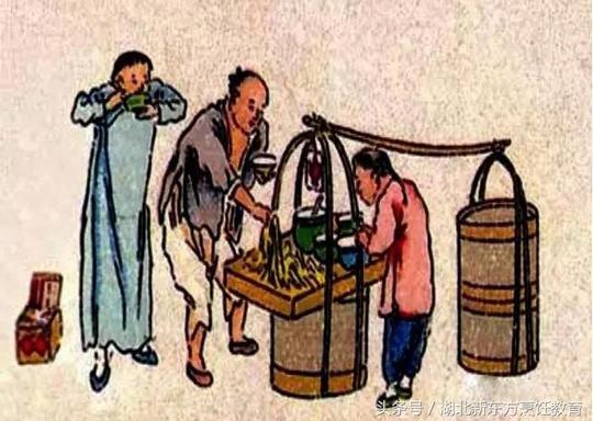 多年前他挑着担子卖的面条，如今面条已经成为大街小巷的必备美食