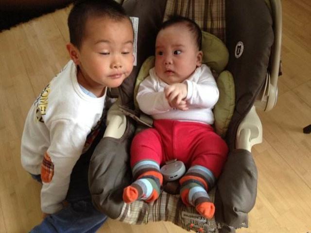 二胎妈妈怎么带好两个孩子