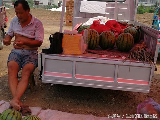 农村大集人越来越少，农民直叹小生意越来越不好做，为啥？
