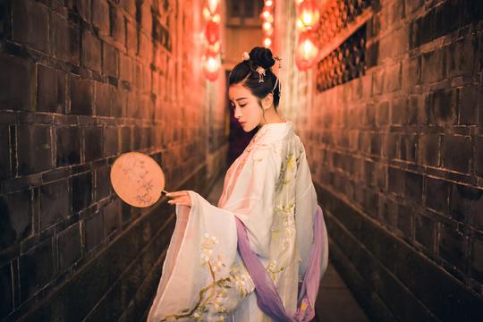 古风｜人像摄影小扇轻罗月，夜阑人不寐