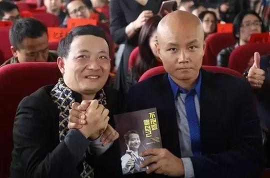 他身残志坚成为淘宝第一“旗袍先生”，年销售额达到5000万！