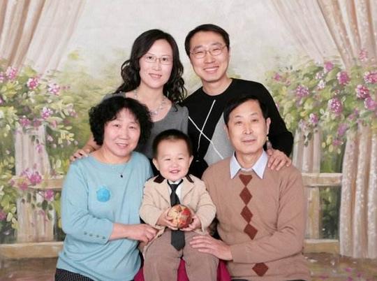 父母发生意外，妻子却带着孩子走了