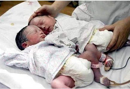 孕早期见红保胎，孩子出生后影响健康吗