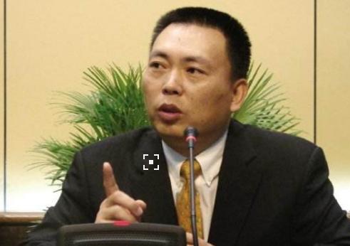 挣十亿却被开除，他创业却成神秘富豪，花63万美元与巴菲特吃午餐