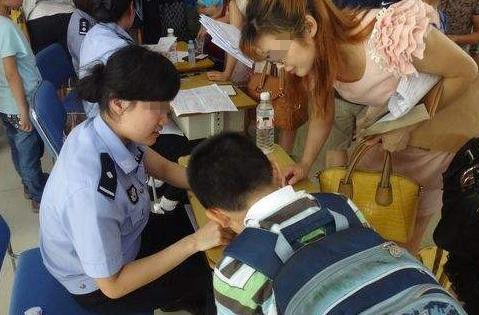 孩子上学老是哭闹怎么办