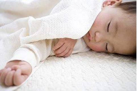 入春后孩子常蹬被子是什么原因