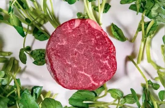 米其林大厨教你在家煎牛排：从选牛肉到煎牛排再到调酱汁都在这里