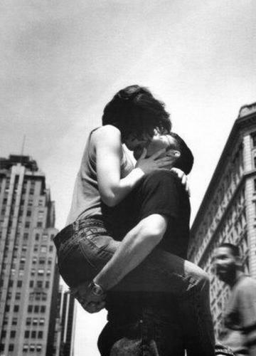 亲吻扑倒男人女人亲密表情