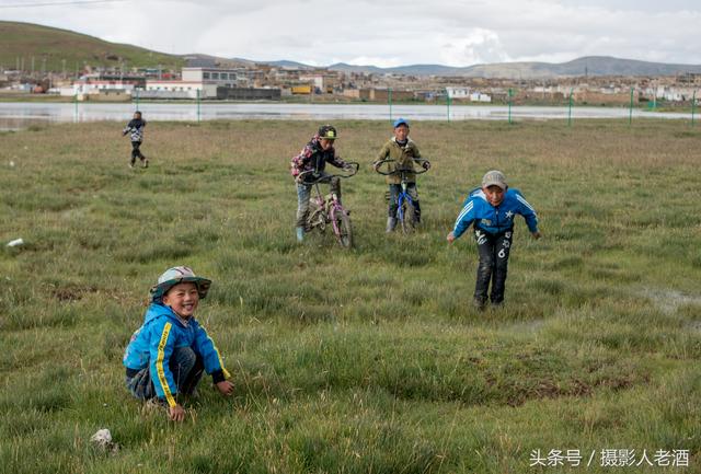 孩子什么年龄适合玩手机
