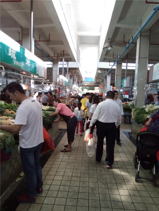 实拍深圳：节假日的宝安上合市场，人来人往，谁说生意不好