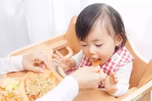 逼孩子吃饭的危害