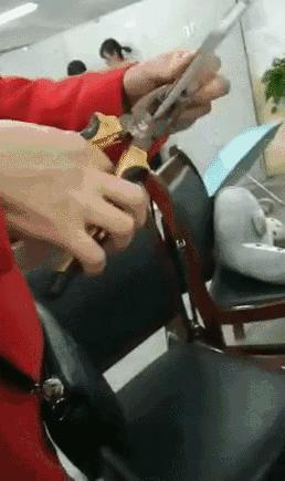 上课玩手机妈妈当着孩子面夹碎手机家长：个人自愿与老师无关