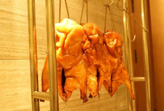 千元双人自助任性送|这家杭州最壕的海鲜自助餐厅，一周只做三天生意!