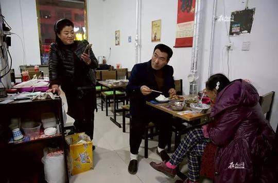 在人间｜农村老妻少夫的生活