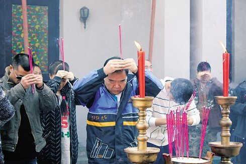 剧组在开机前都要举行开机仪式，上香拜神，你知道为什么么？