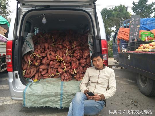 10张路边摆摊图，一个比一个冷清，鼻子酸了