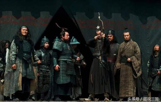 三国演义最强的神箭手，黄忠命丧马忠之手，吕布一箭破十万大军