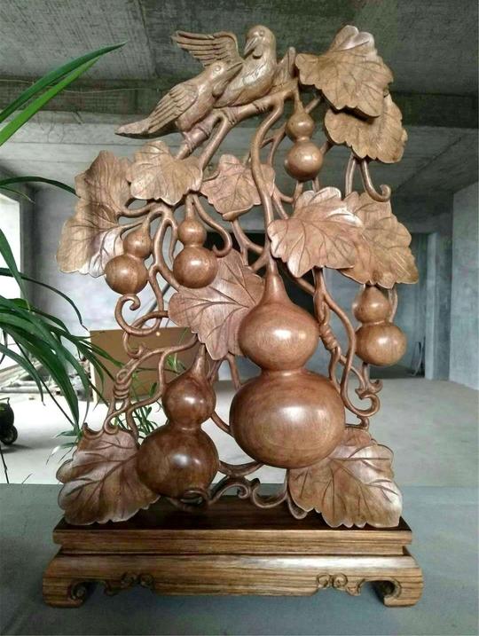励志！聋哑兄弟曾找不到工作，自学木雕作品上万元，订单排到明年