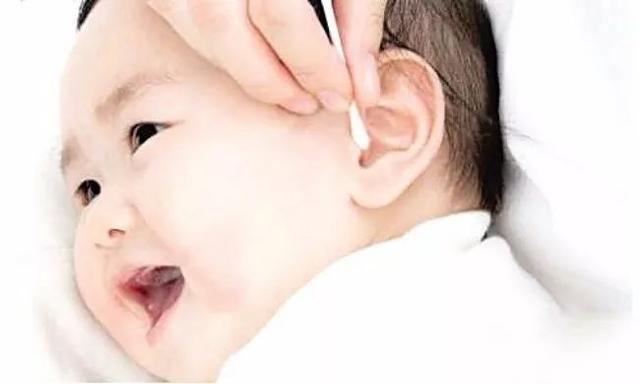 宝宝耳朵进水了怎么把水排出来