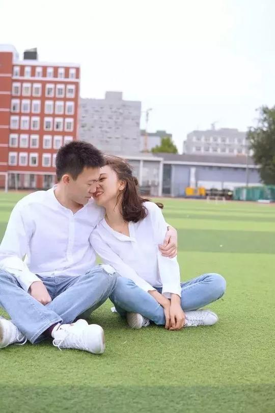 我能想到最浪漫的事情，就是和你一起学习、调研、夺特等奖