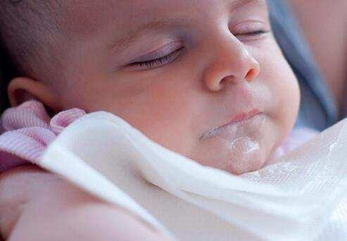 妈妈用什么方法给宝宝喂奶比较好