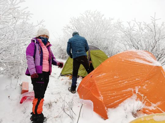 冬季秦岭驴行者零下20度雪地里露营