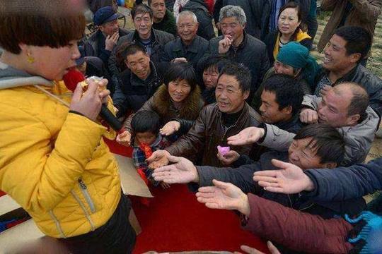 临近年底，最新骗局席卷农村，几天骗完一个村，农民们要警惕了