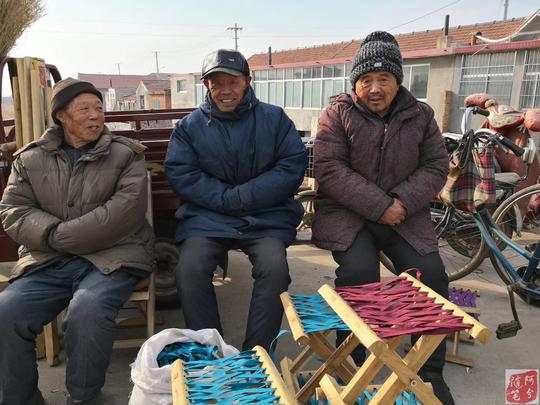 农村人大集摆摊，9个小买卖摊前冷清，哪个能赚钱？