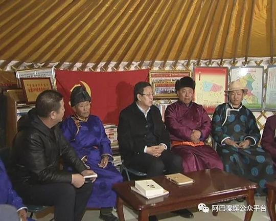 「扶贫要闻」罗虎在深入阿巴嘎旗调研时强调：实施乡村牧区振兴战略必须牢牢抓住产业兴旺这个根本