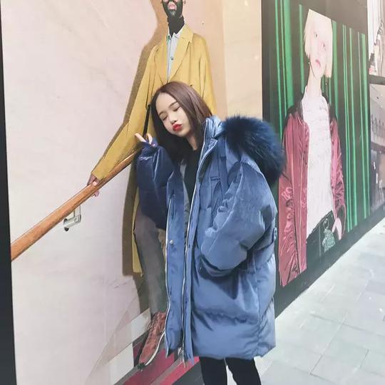 丝绒羽绒服，不止保暖更吸晴