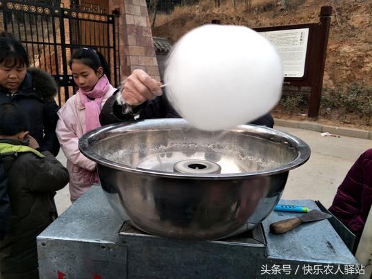 农村春节最红火的小生意，过年不休息，一天赚500多元