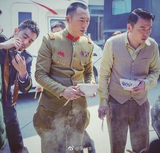 李光洁靠“偷拍贱卖”还窦仕骁的高利贷，雷佳音：你好好拍戏！