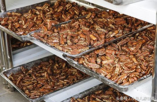 农村大姐用蜂蜜制作的美食已有百年，15元一斤，年销三四百万元
