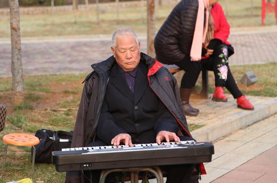 大家都来看50后60后的老人是怎么度过幸福的晚年生活的