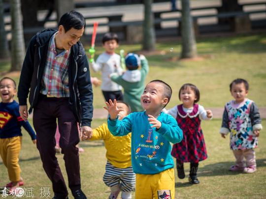 世界微笑日：让我们在充满活力的公园中欣赏最美的笑容