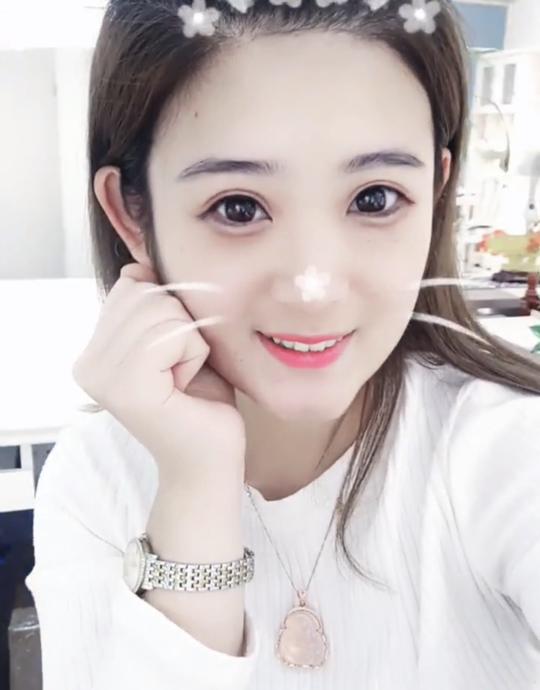 当红女星替身：刘亦菲赵丽颖媲美本尊，杨幂的替身可以以假乱真！
